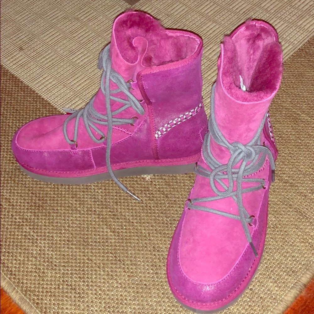 Woman’s ugg lace up boots